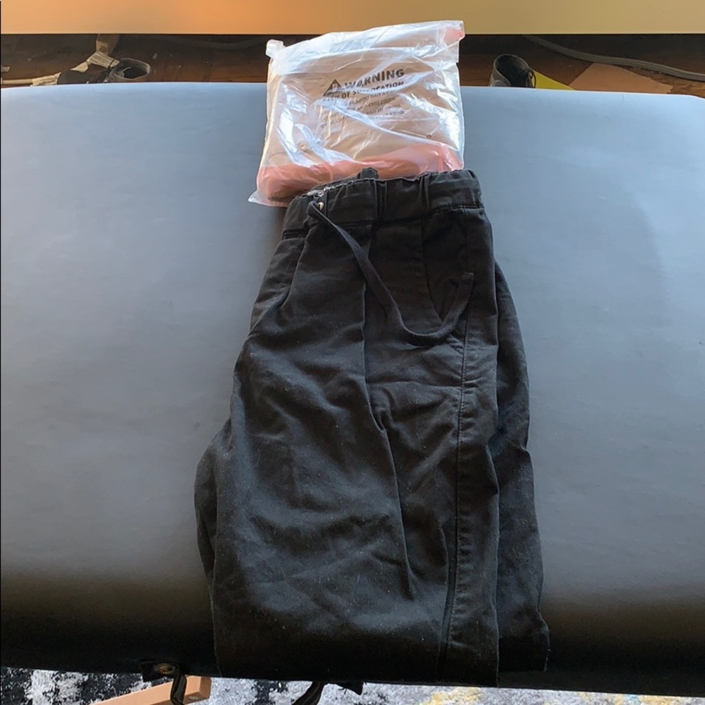 Small (29) Jogger Pants